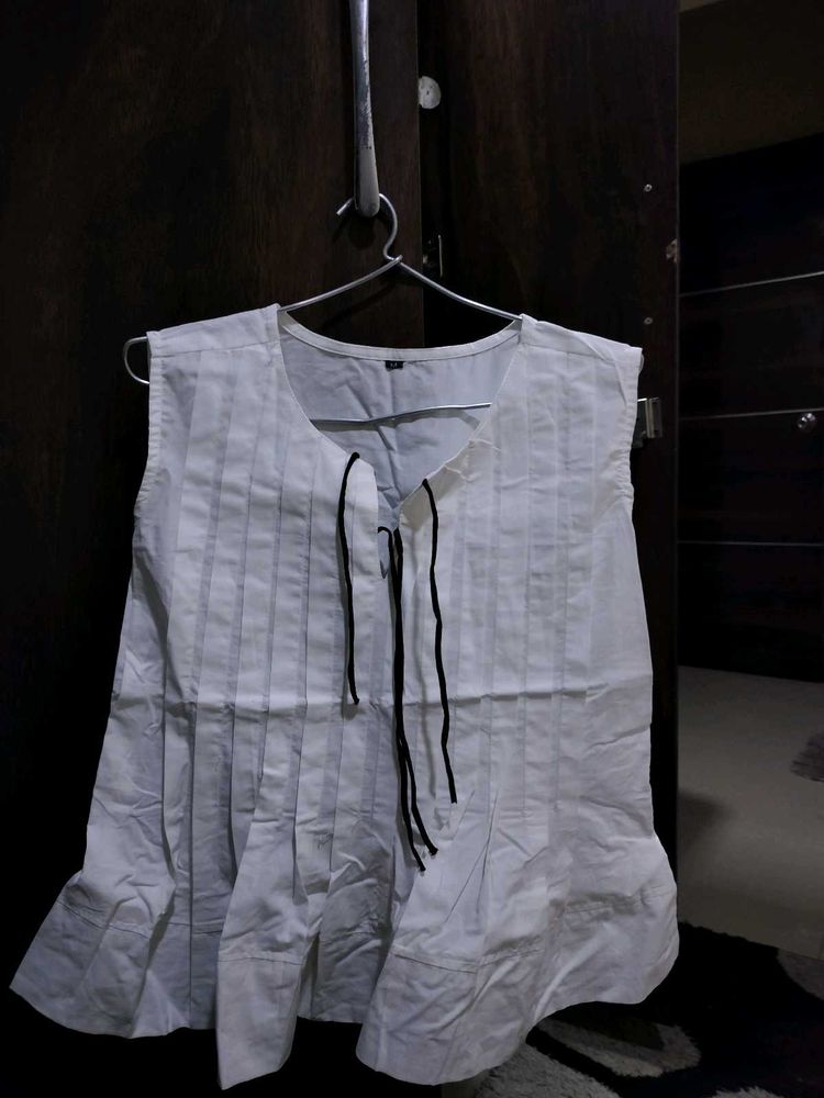 Stylish White Sleeveless Top