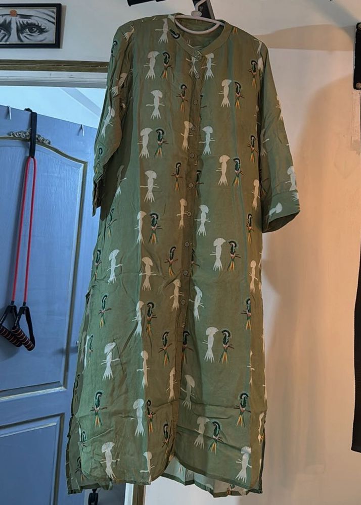 Elegant green Kurta with Printed Peacocks