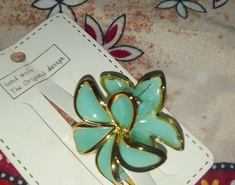 Stunning Teal Flower Ring