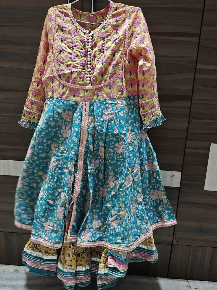 Beautiful Floral Print Kurta Set