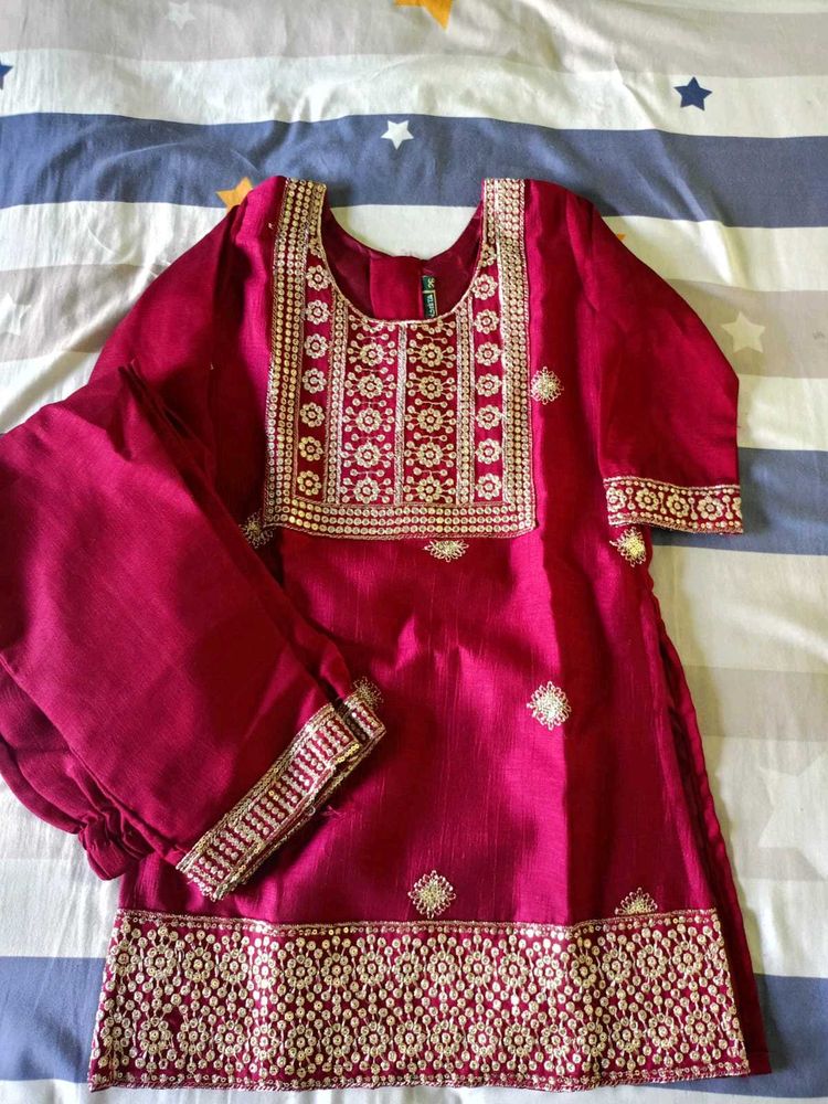 Elegant Maroon Kurta Set with Golden Embroidery