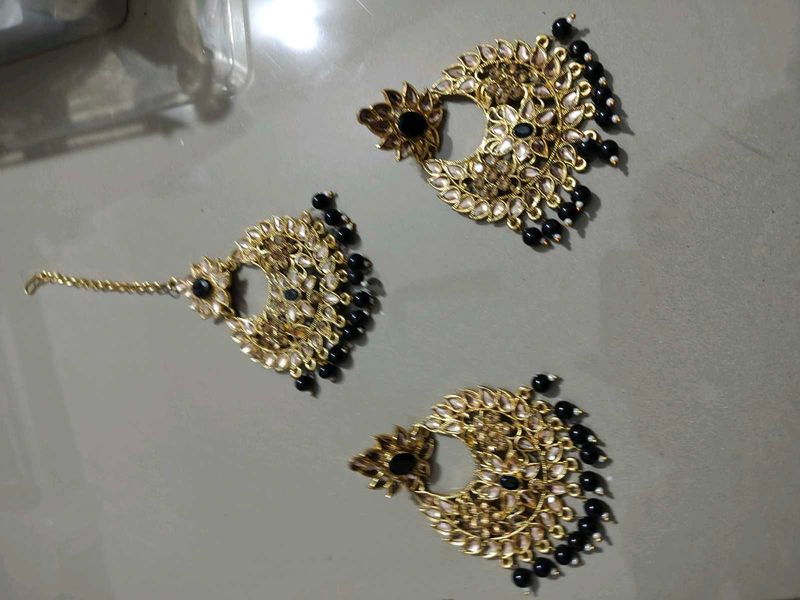 Elegant Gold &amp; Black Earring Set