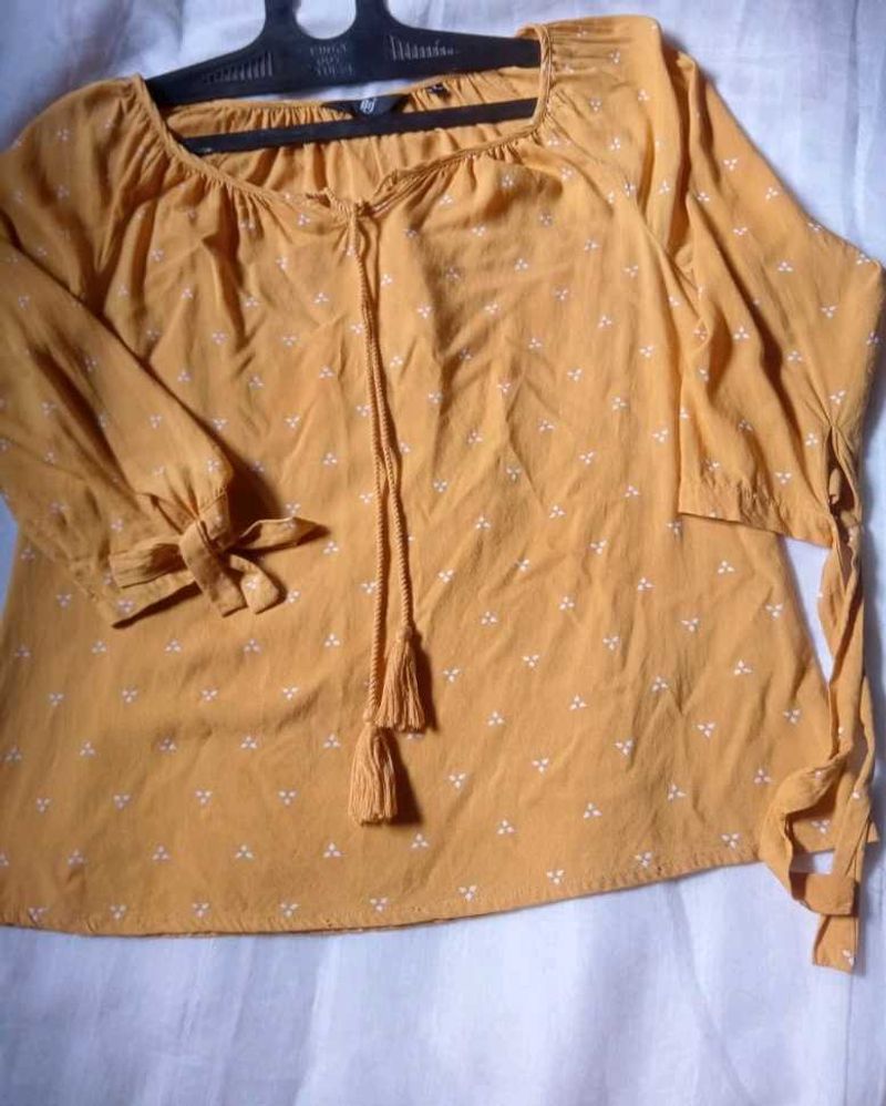 Micro Print Round -neck Top👚
