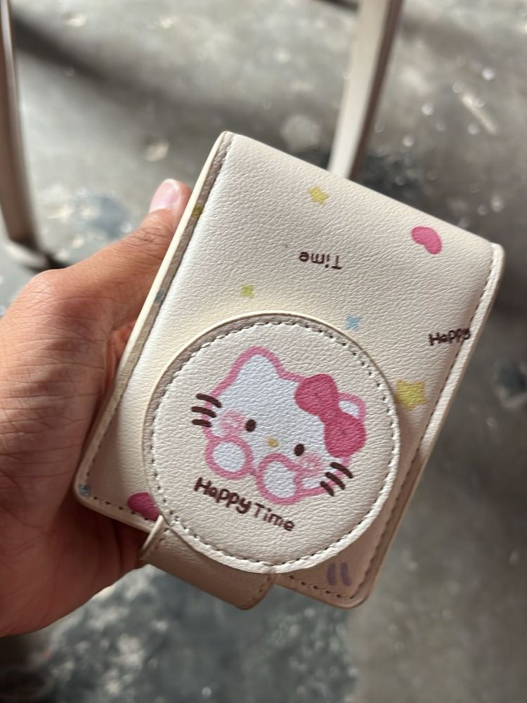 Cute Hello Kitty  Case with a couple braclet