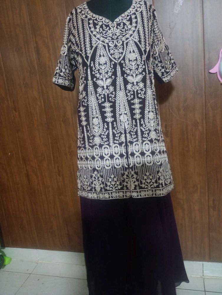 Elegant Embroidered Kurta Set