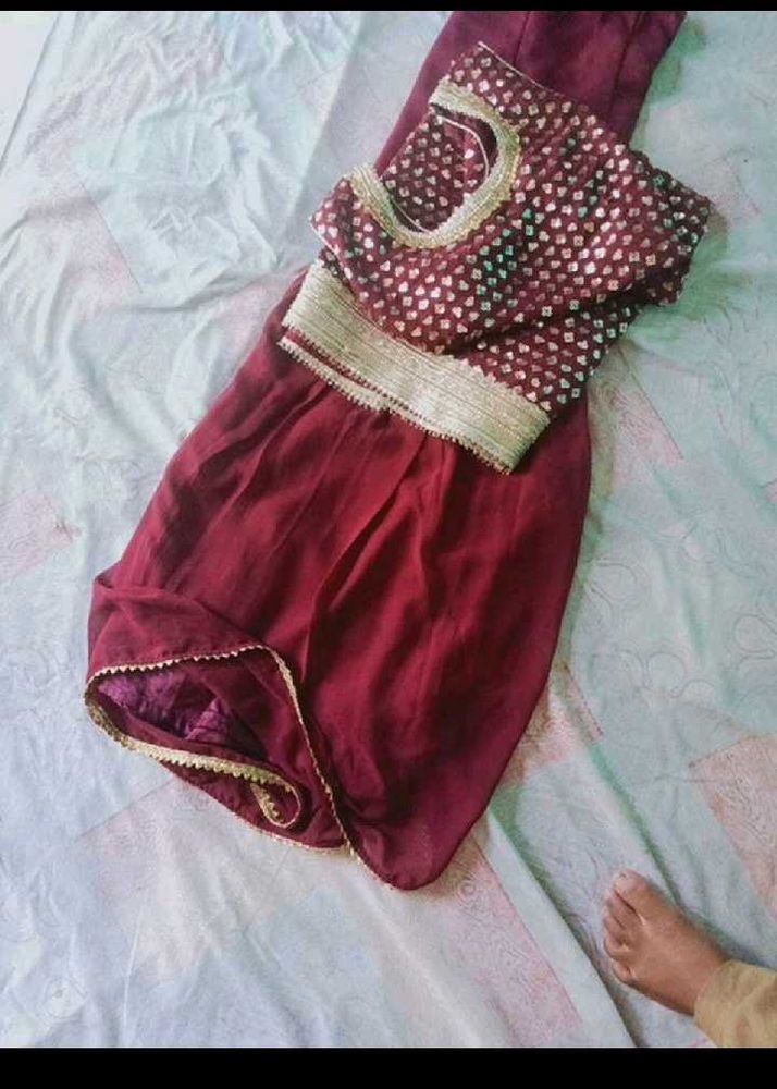 – Elegant Maroon Sharara Set with Golden Work ✨”