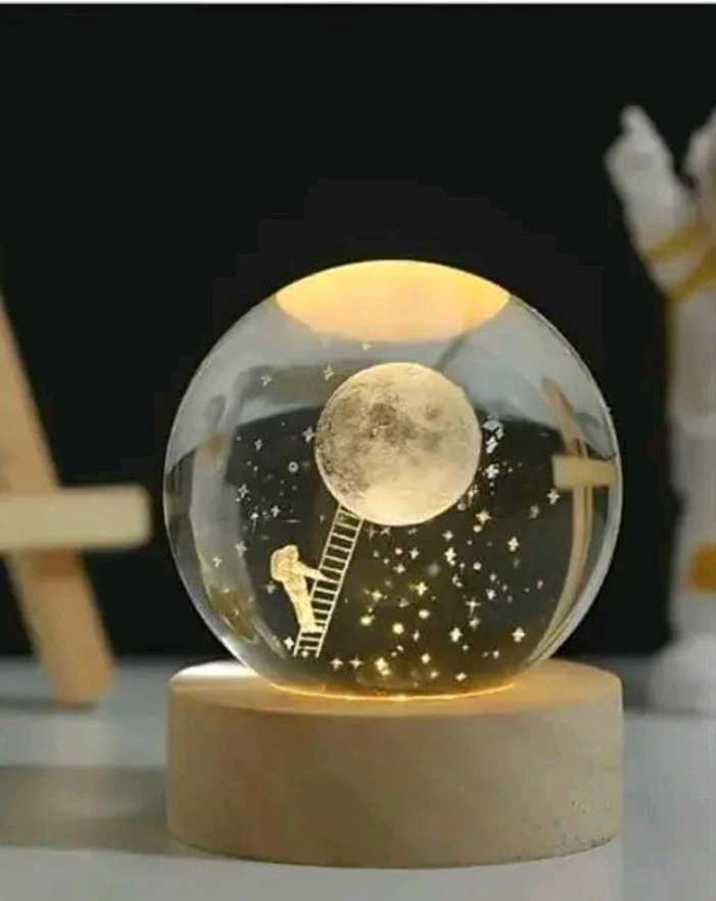 Astronaut Moon Crystal Ball Night Lamp"
