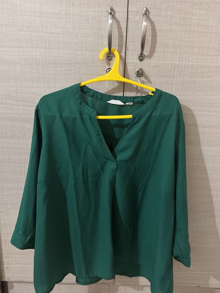 Elegant Green V-Neck Blouse