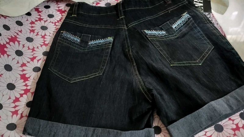 Hot pants
