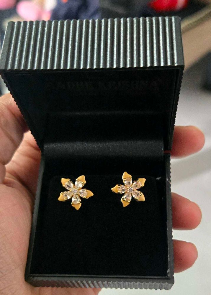 Anti Tarnish Gold Flower Stud Earrings