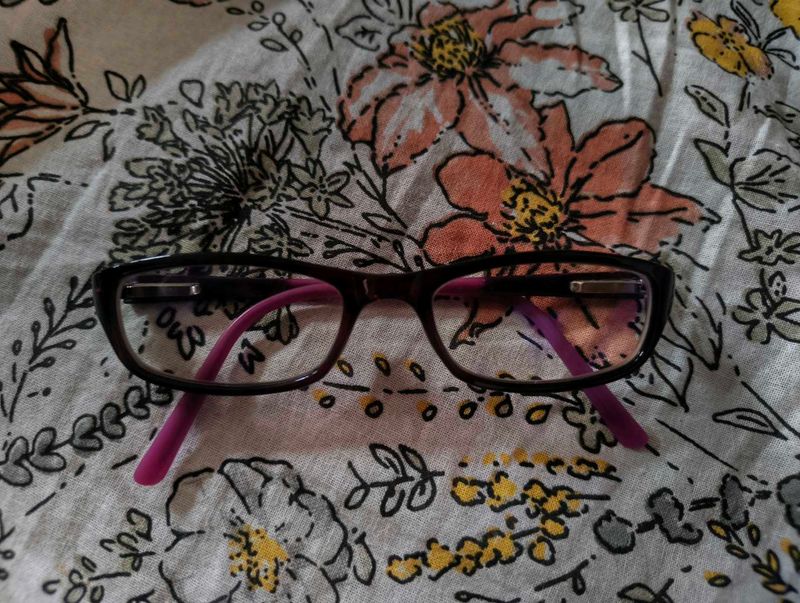 Stylish Purple &amp; Black Eye Frame