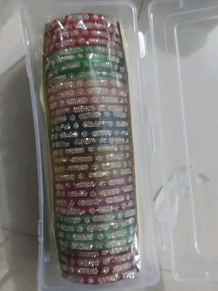 8 jodi Sparkling Bangle Set
