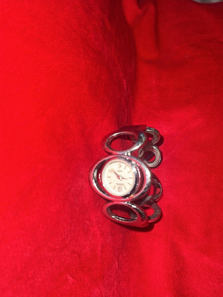 Expandable Bracelet Watch