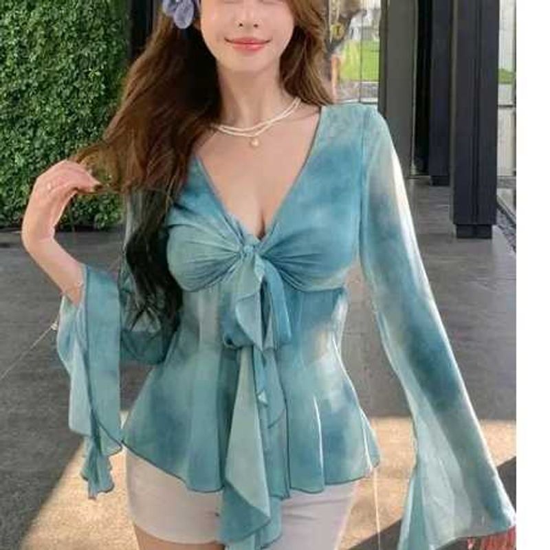 Chic Tie-Front Blue Tie-Dye Blouse