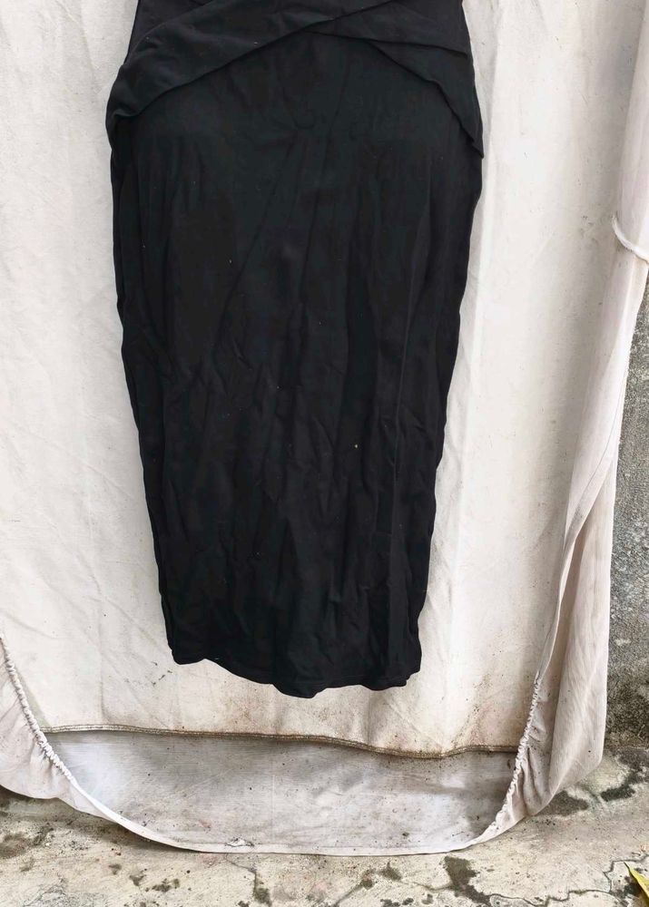 I. Elegant Black Maxi skirt