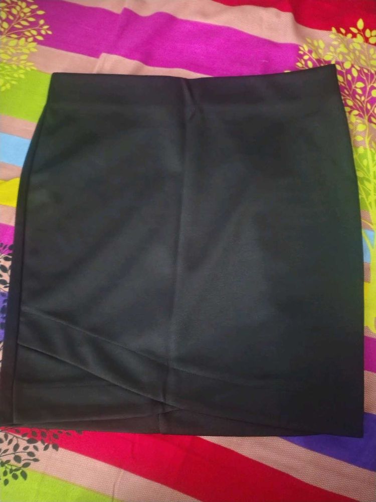 Chic Black Pencil Skirt