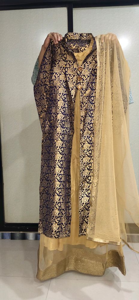 Price Drop😍Indowestern Gown 2 PCs With Chudidar &amp; Dupatta