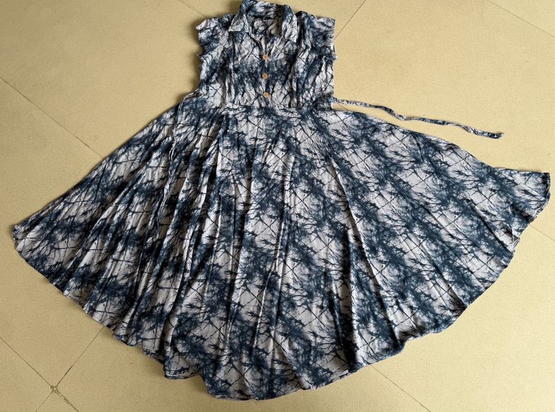 Bohemian Tie-Dye Maxi Dress breastfeeding