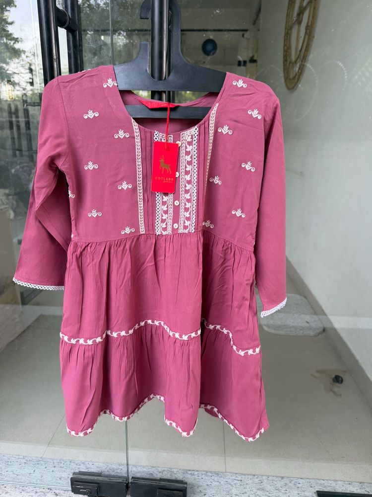 Chic Pink Tiered Kurta with Embroidery