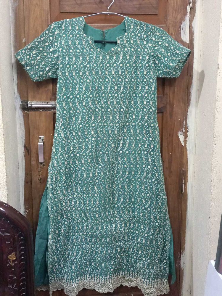 Elegant Green Embroidered Kurta Set