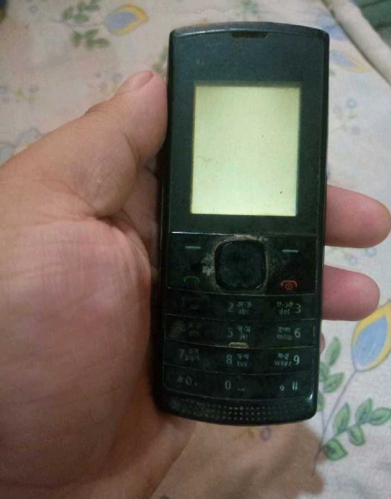 2 Nokia old keypad mobile