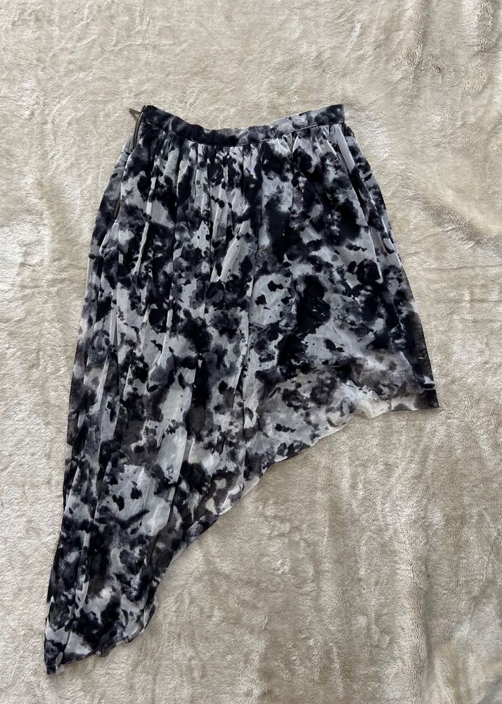 Asymmetric Tie-Dye Print Skirt