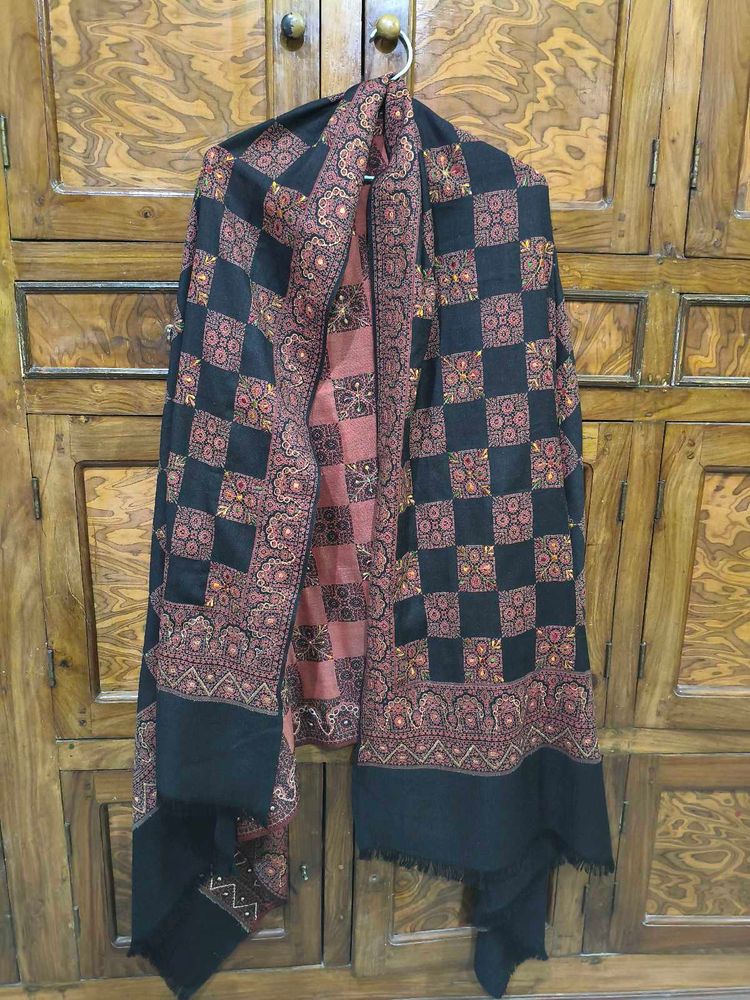 Elegant Checked Scarf