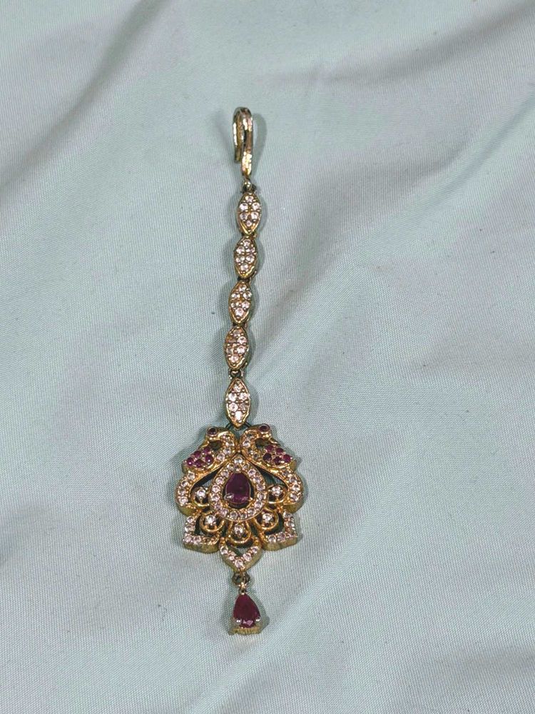 Elegant Maang Tikka with Stones