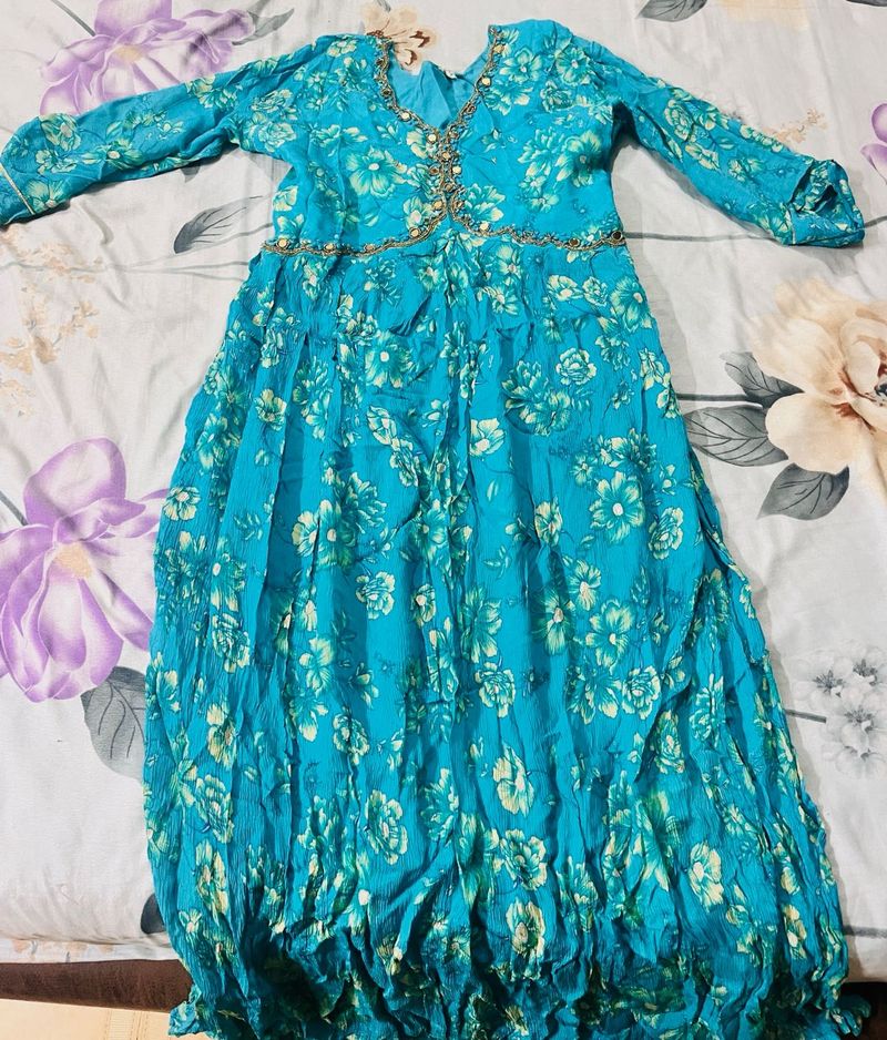 Elegant Floral Print Aaliya cut suit.