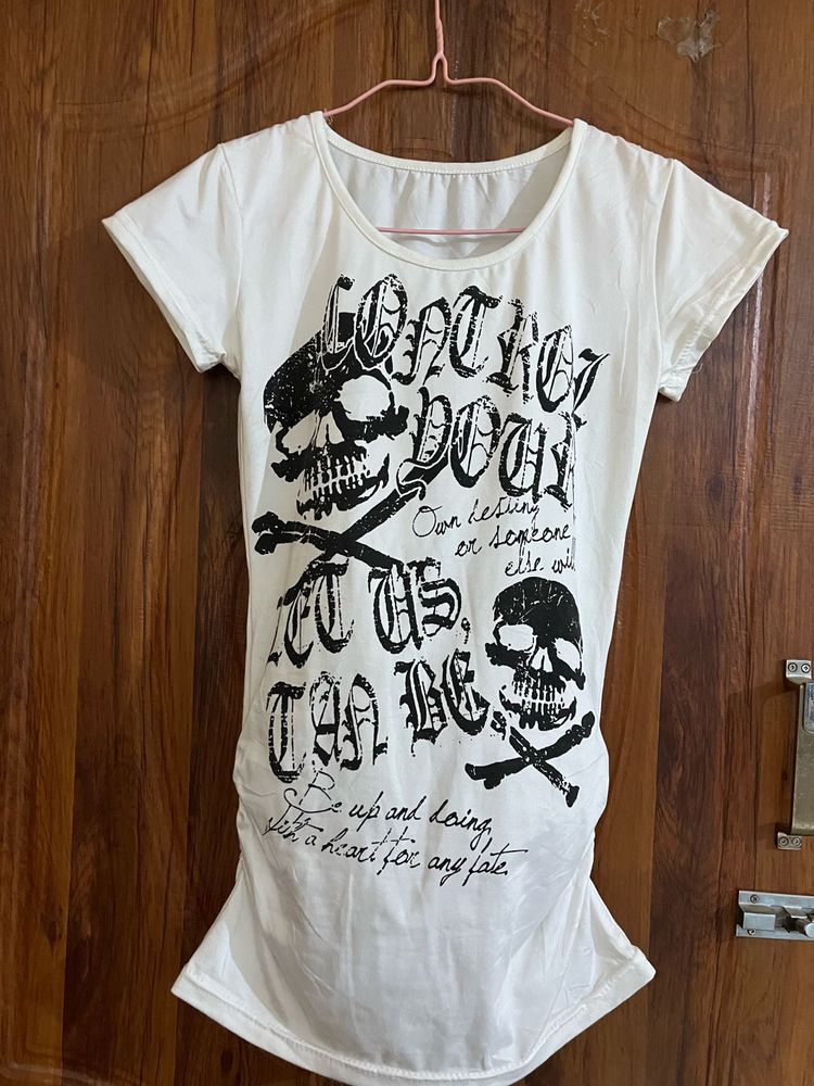Graphic Print T-Shirt with Skulls