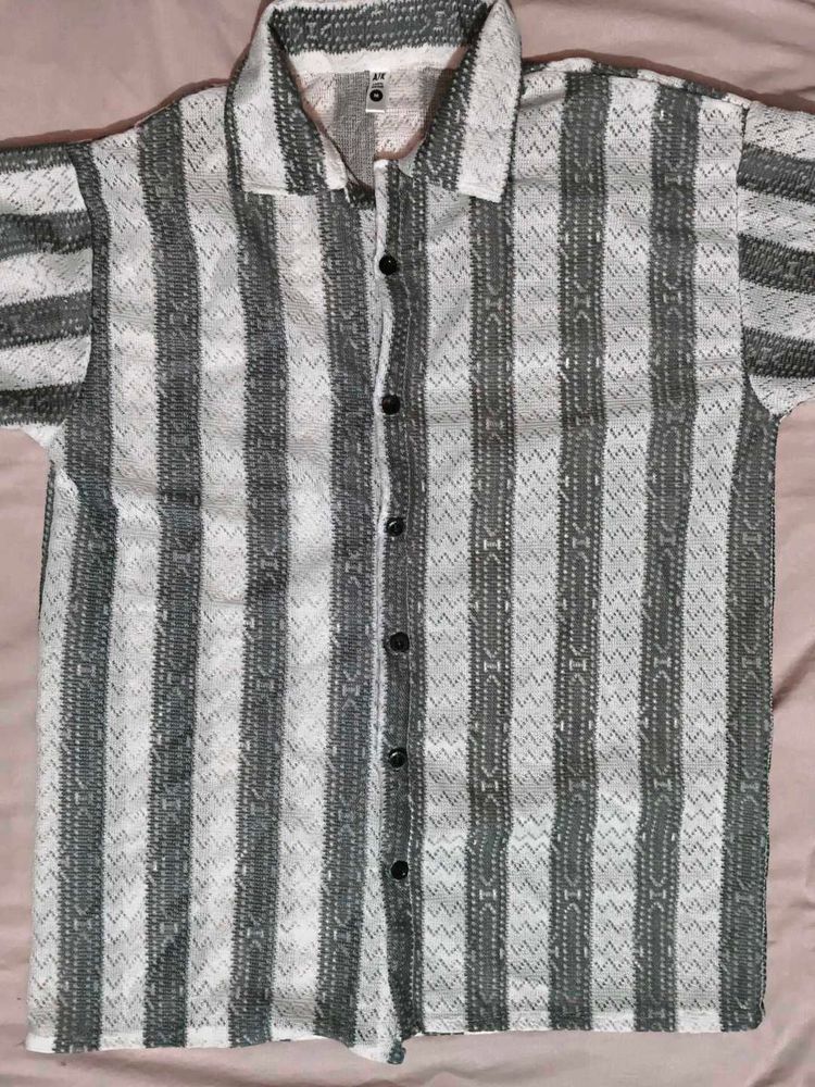 Striped Pattern Button-Down Shirt