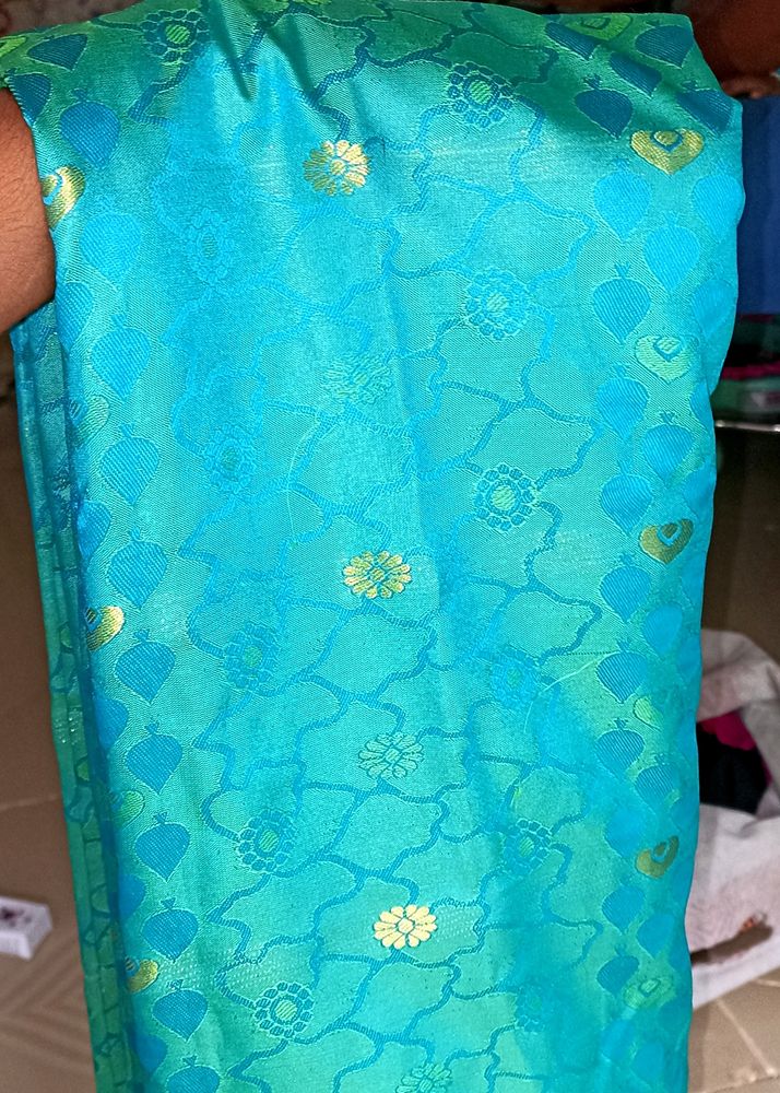 Saree💚🤍