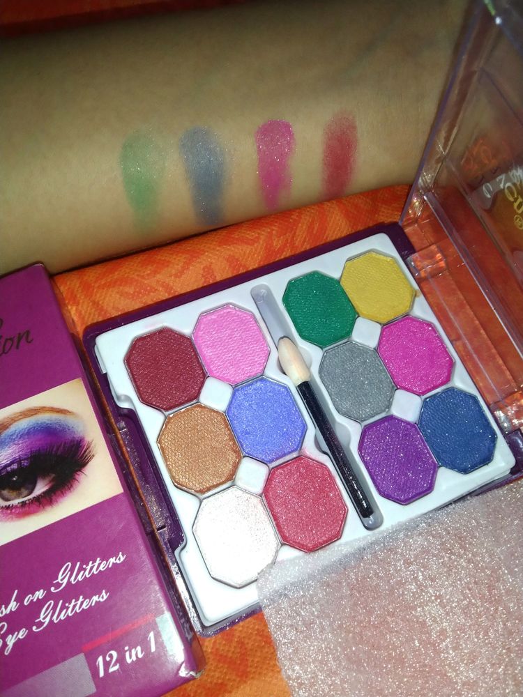 Blue Heaven Glitter Eyeshadow Palette