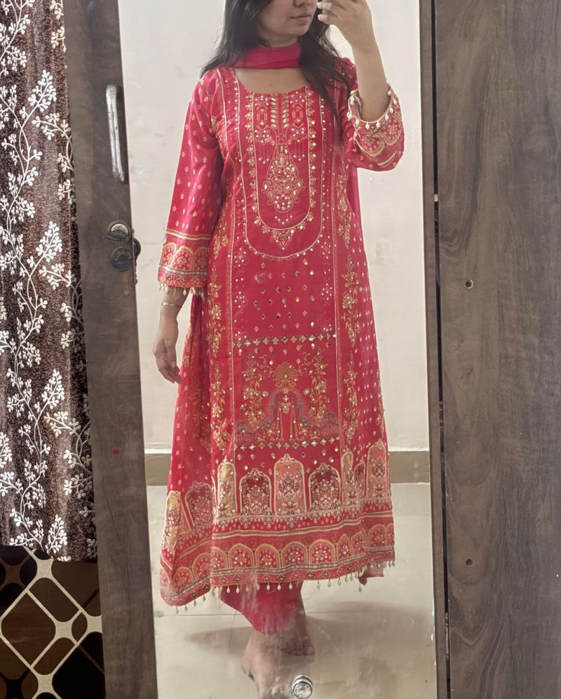 Beautiful pinky Kurta Set with Dupatta