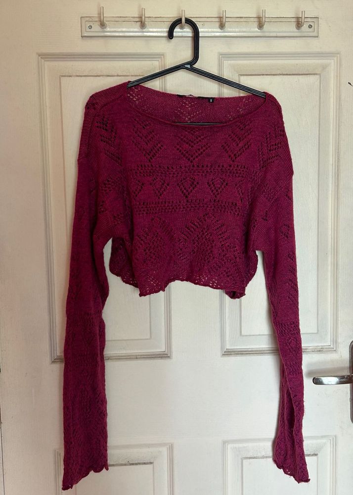 Chic Cropped Knit Top with extra long sleeve