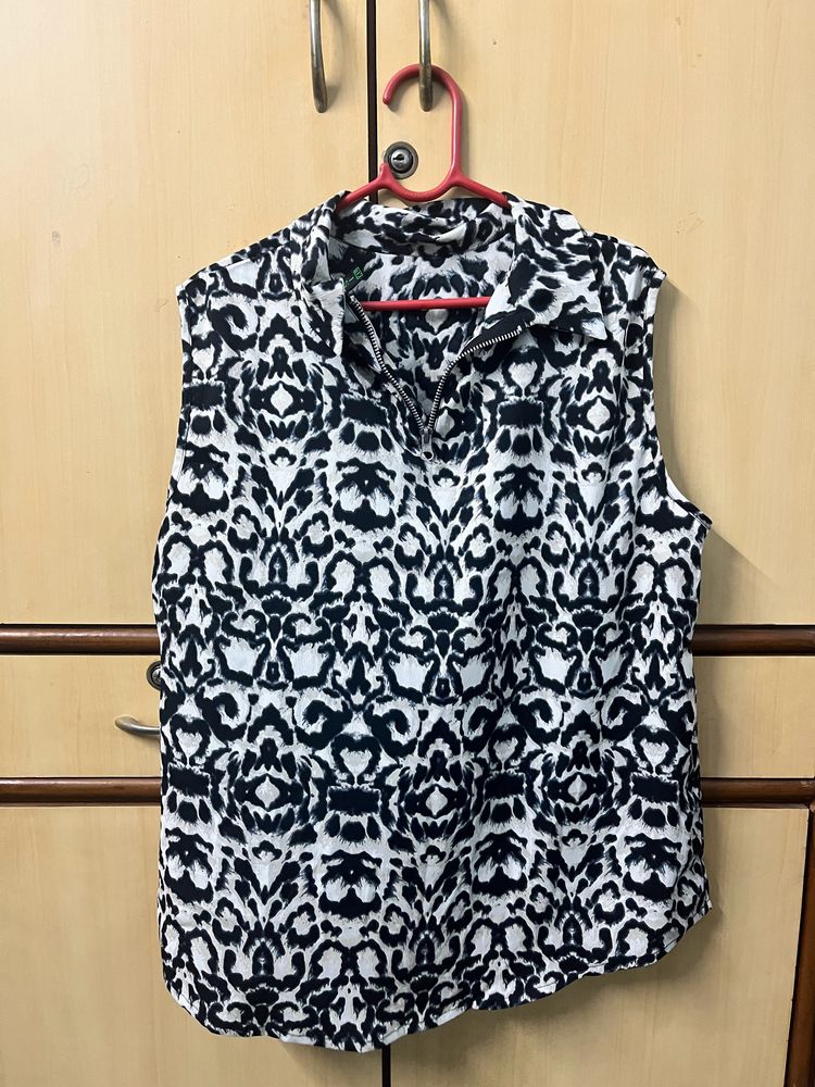 Black And White Printed Sleeveless Top