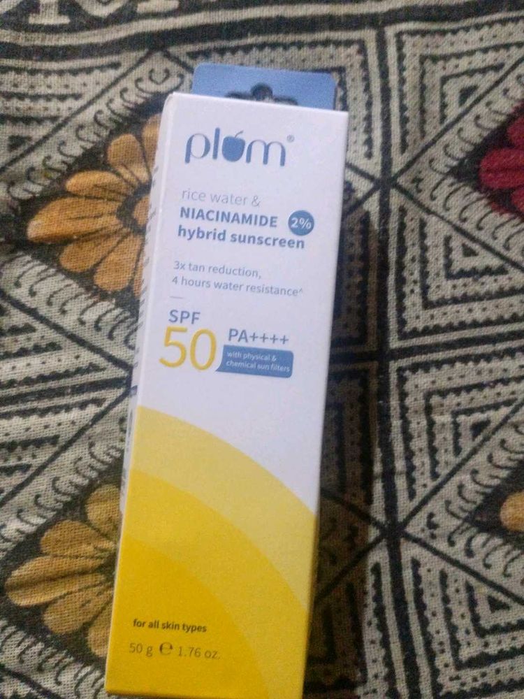 Plum Rice Water &amp; Niacinamide Hybrid Sunscreen