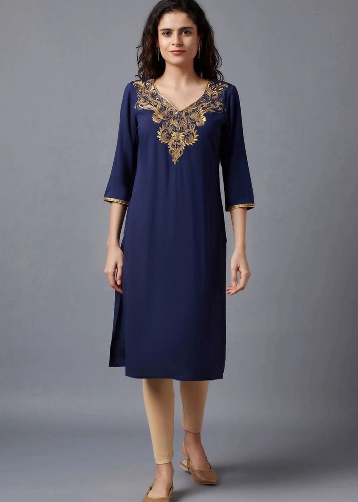Elegant Blue Embroidered Kurta