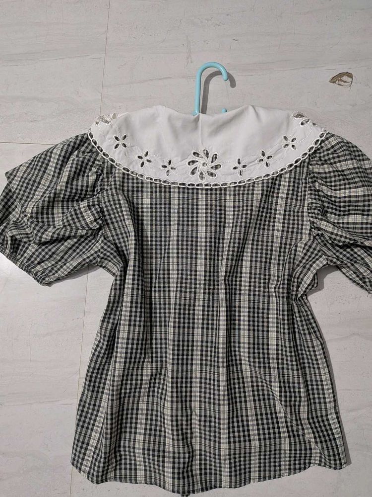 Checkered Puff Sleeve Blouse