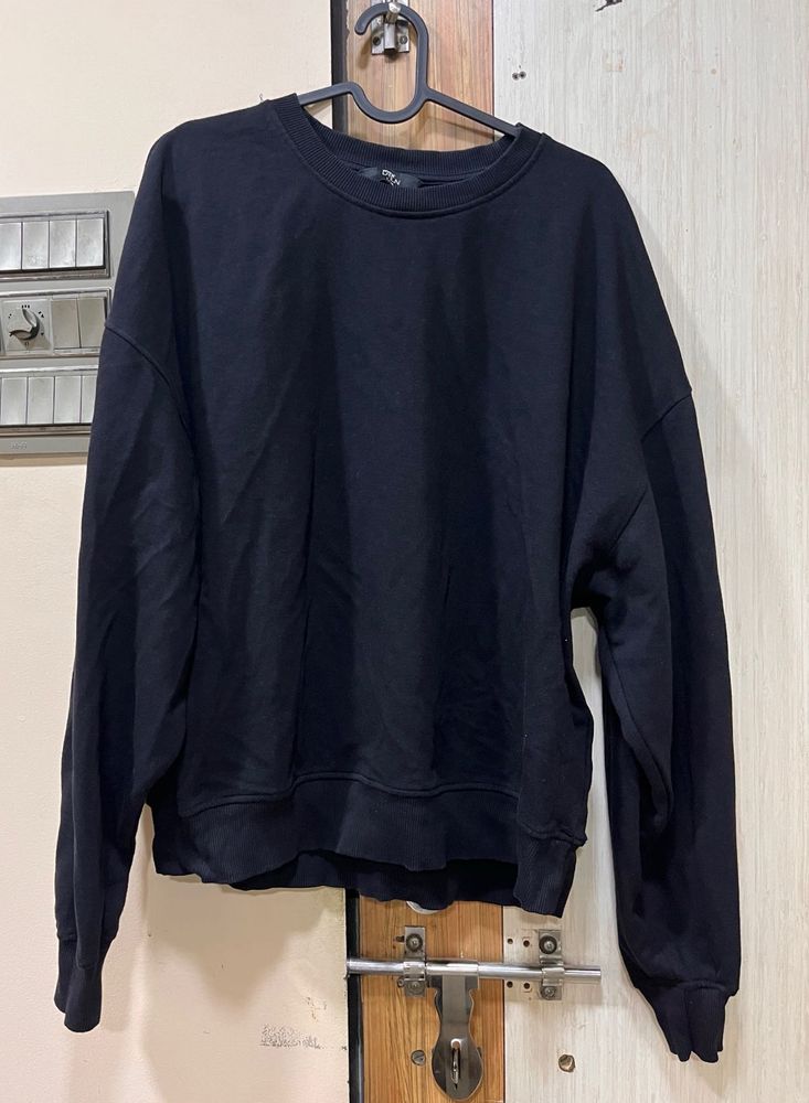 Comfortable Black Drop Shoulder Sweatshirt