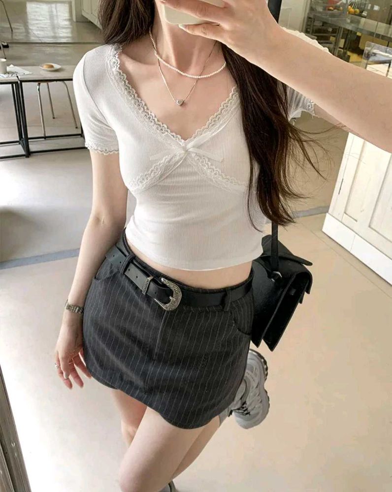 Y2k coquette v-neck soft padded crop top 🫶✨