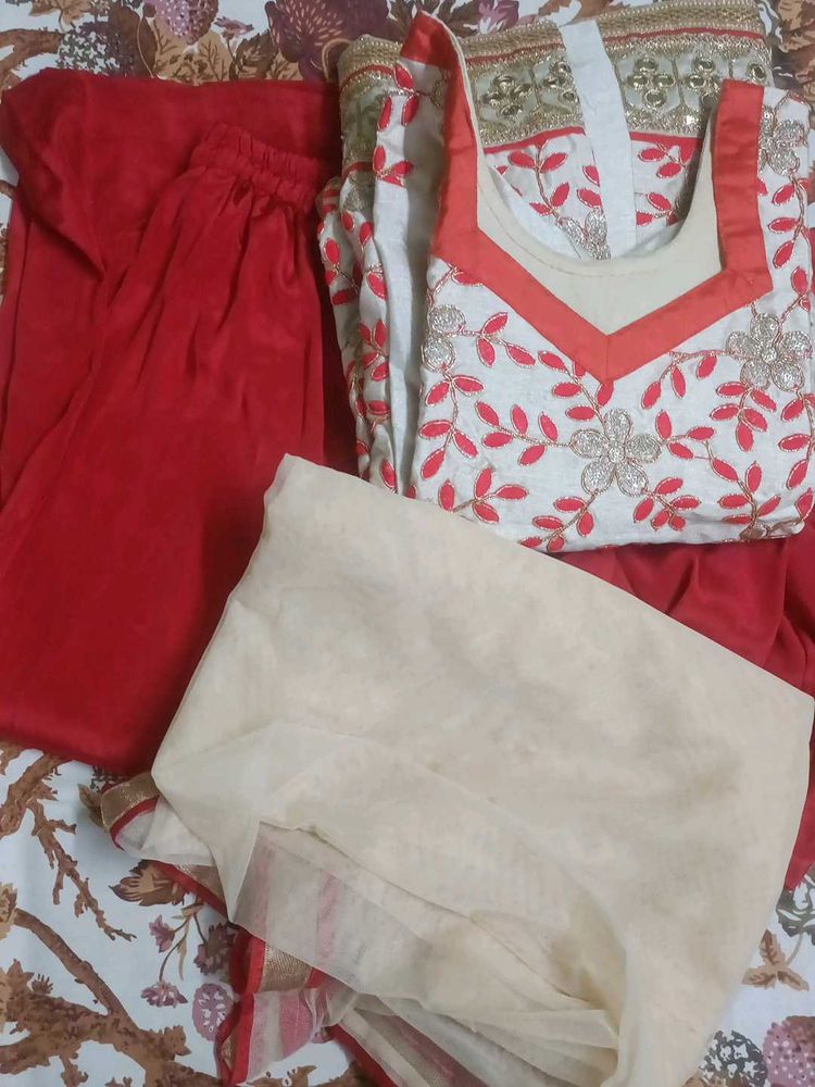 Red &amp; White Embroidered Kurta Set with Dupatta
