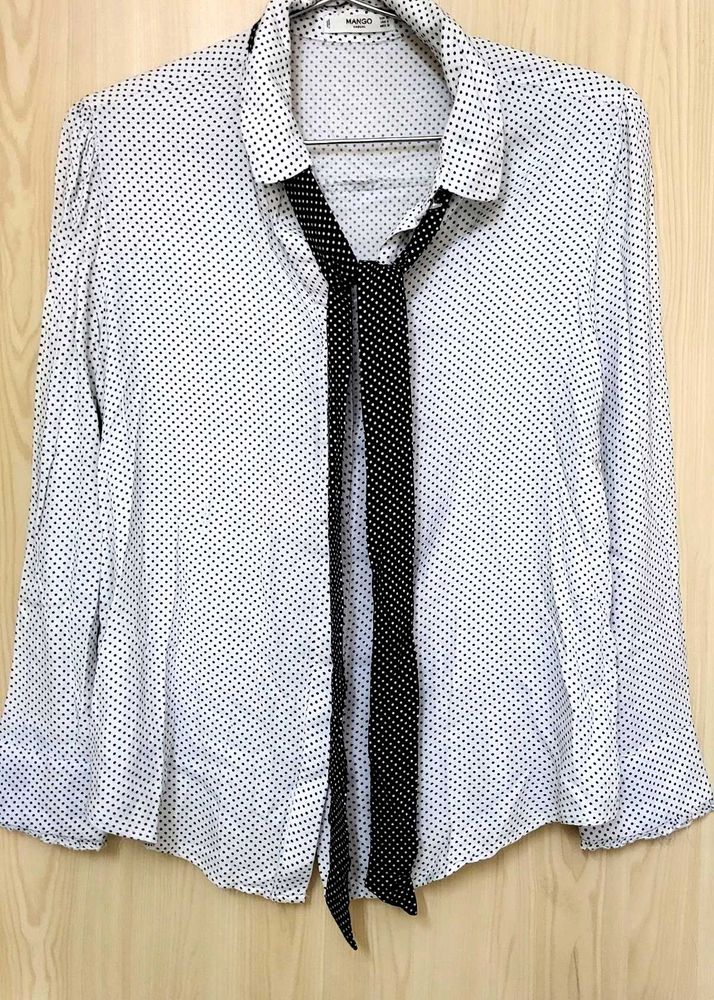 Polka Dot Tie Neck shirt just like new
