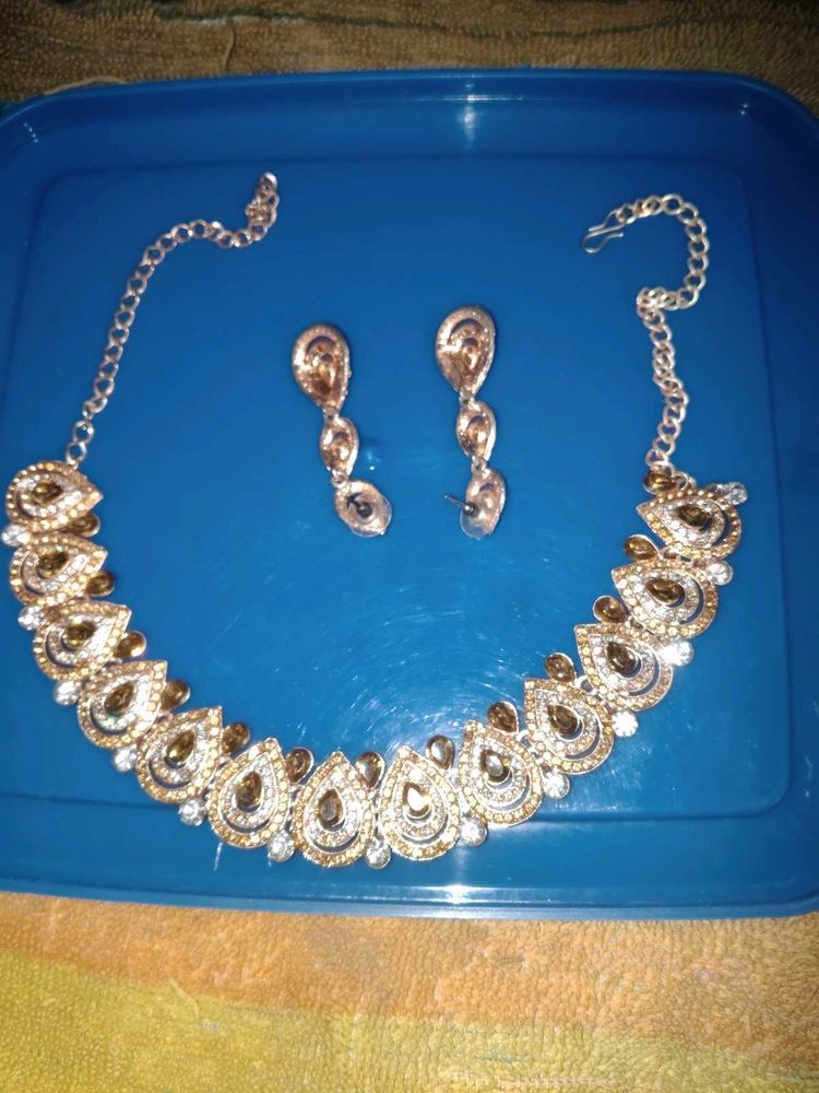 Stunning Statement Necklace and Earrings Set