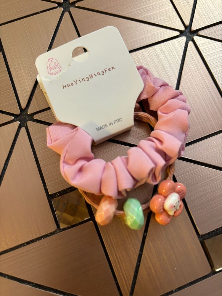 set of four hair accessories  | free delivery