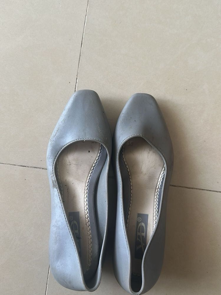 Grey Ballet Flats