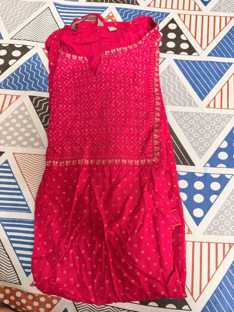 Beautiful Pink Embroidered Kurta set