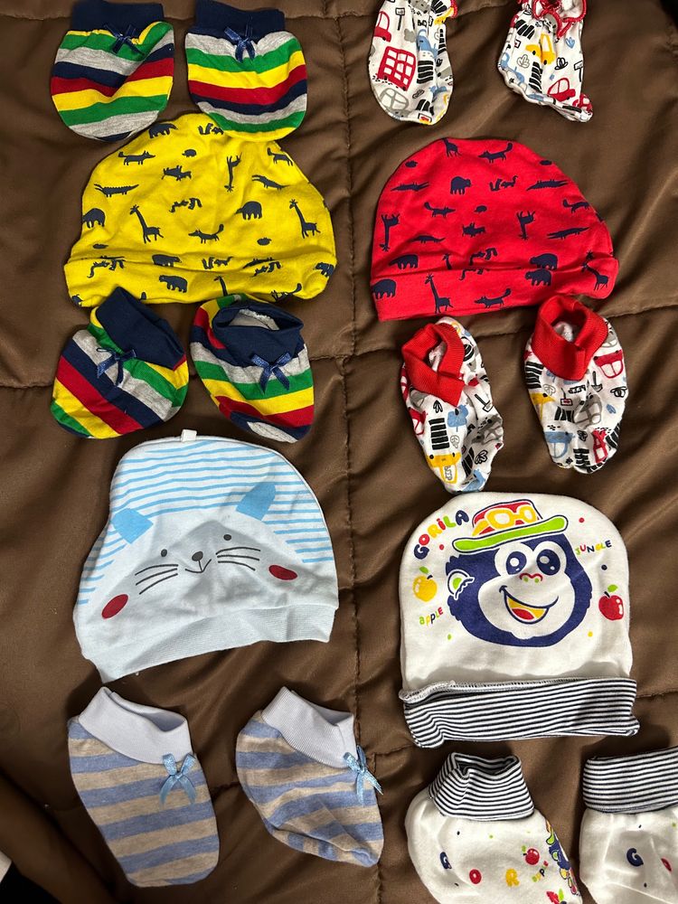 Set Of Caps N Mittens