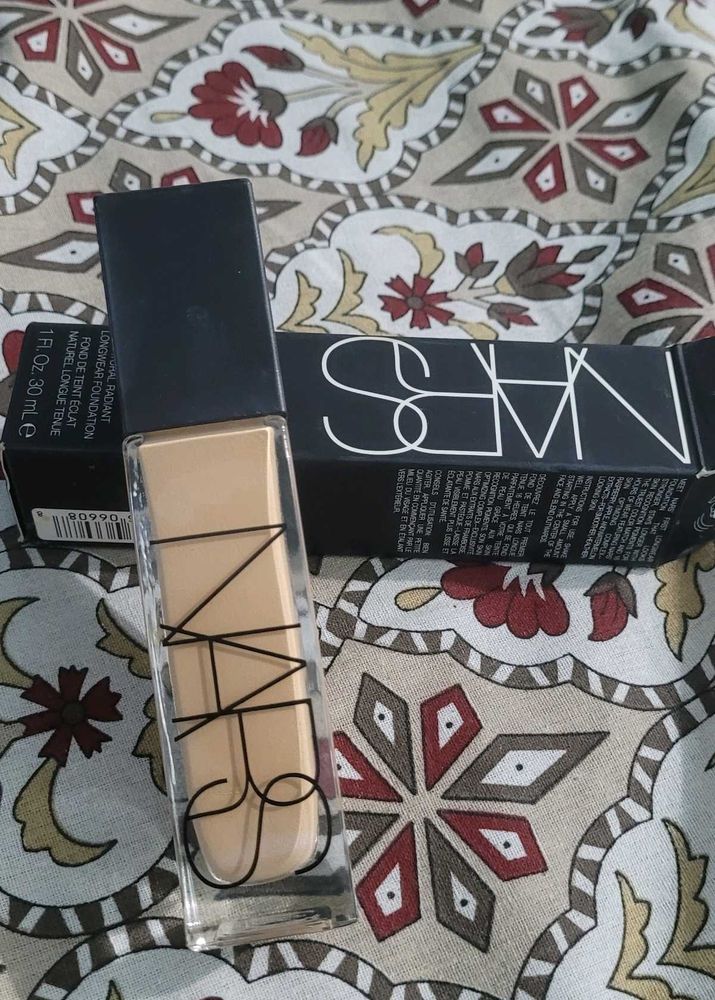 NARS Radiant Longwear Foundation