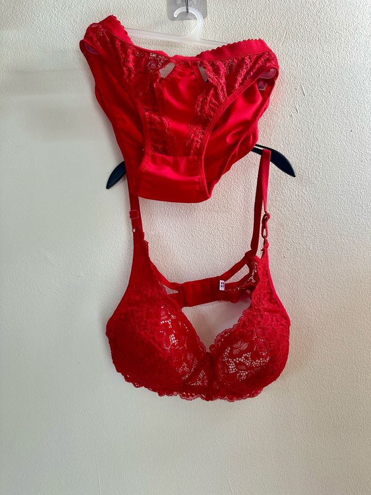 Red Lace Bra and Panty Set with removable pad